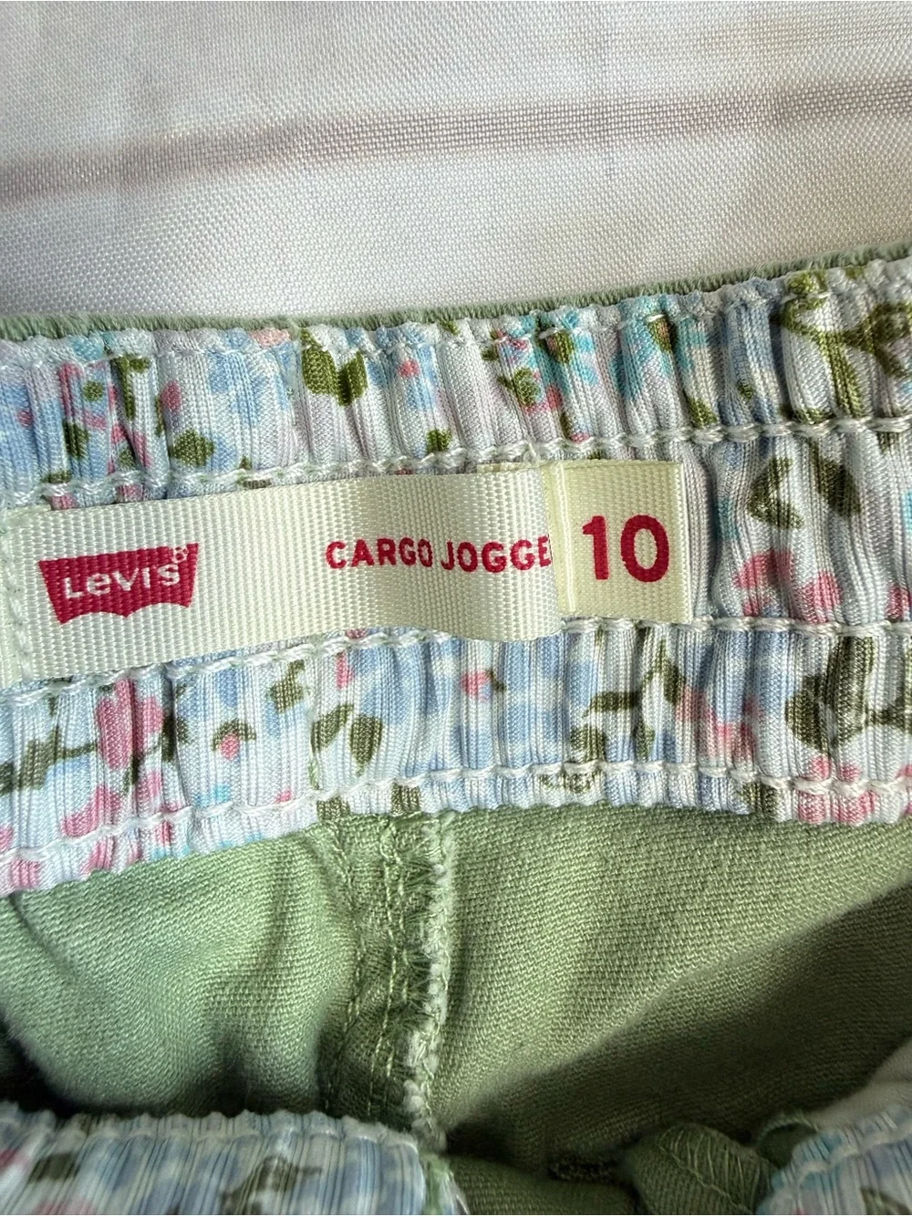 Levis Girls kids Joggers Size 10 green